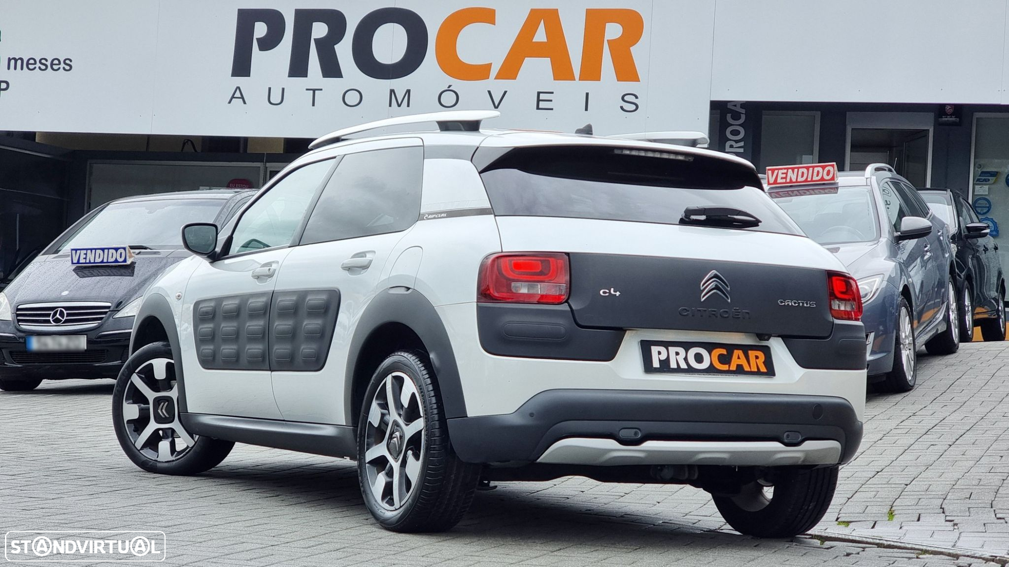 Citroën C4 Cactus 1.2 PureTech Shine EAT6 - 33