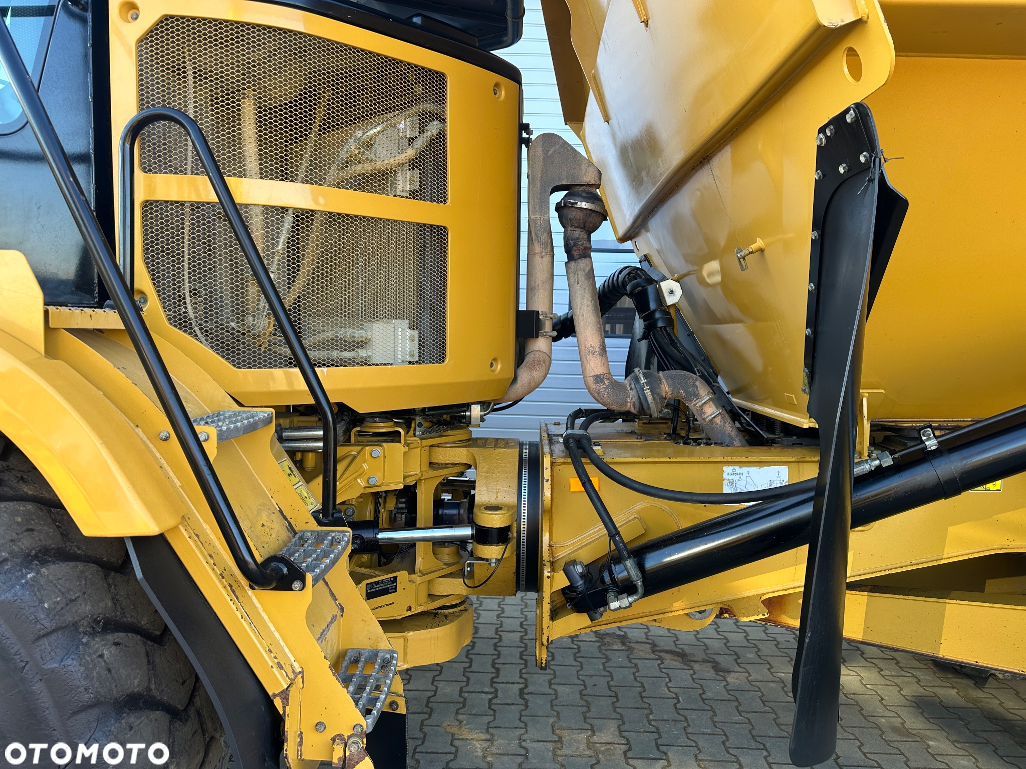 Bell B30 Cat 730 - 5