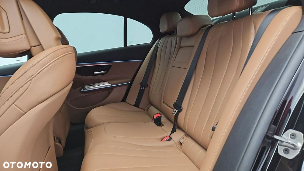 Mercedes-Benz Klasa E 220 d 9G-TRONIC Edition AVANTGARDE - 23