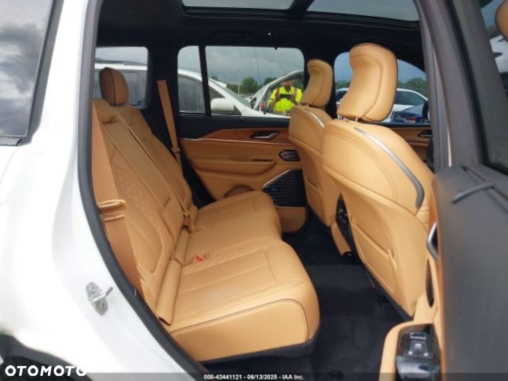 Jeep Grand Cherokee - 9