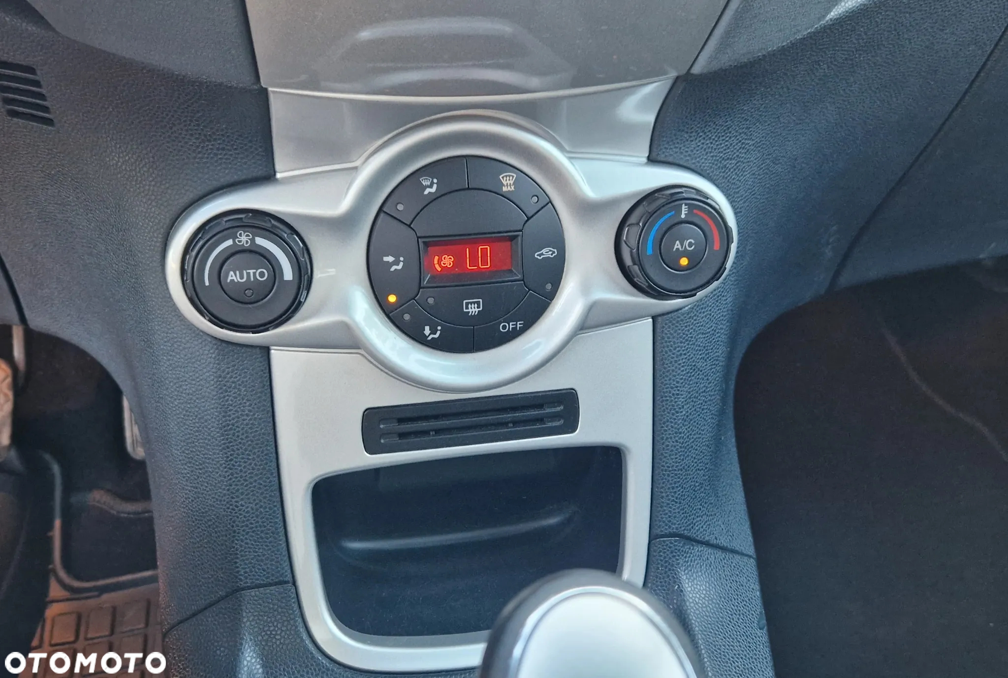 Ford Fiesta 1.6 Titanium - 19