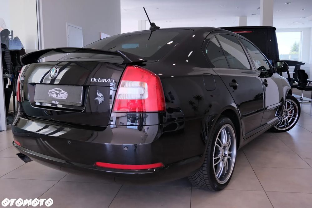 Skoda Octavia 2.0 TFSI RS DSG - 16