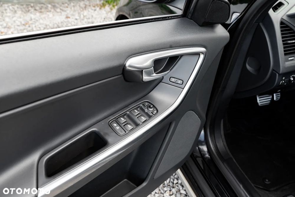Volvo XC 60 D5 AWD RDesign - 19