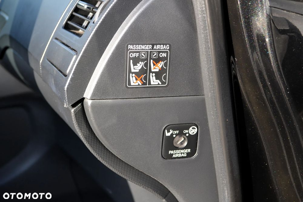 Toyota Auris 1.4 D-4D Luna - 22