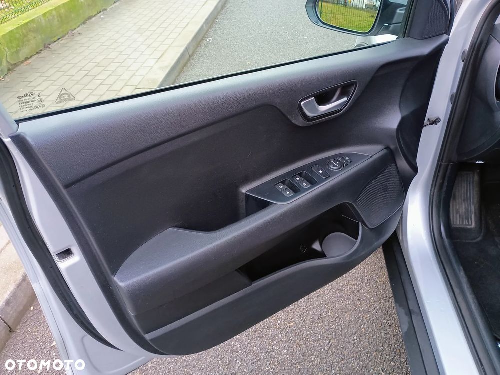 Kia Stonic 1.6 CRDi Vision - 10