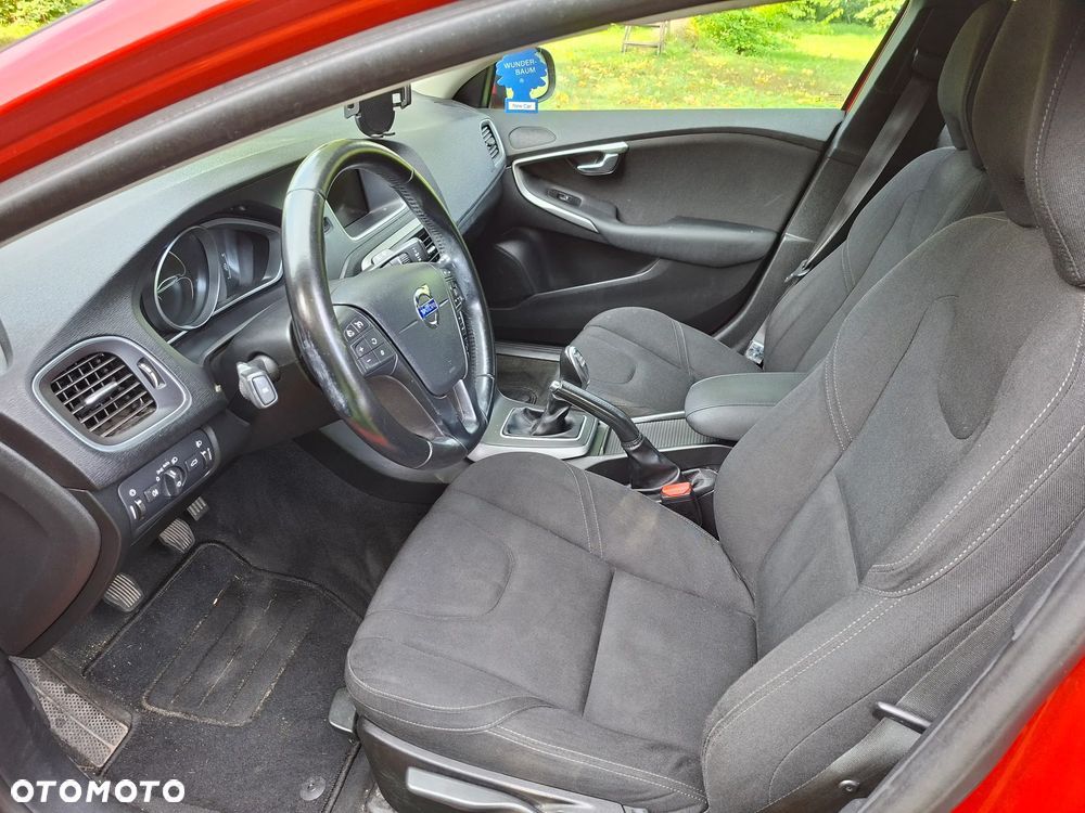 Volvo V40 D3 Momentum - 20