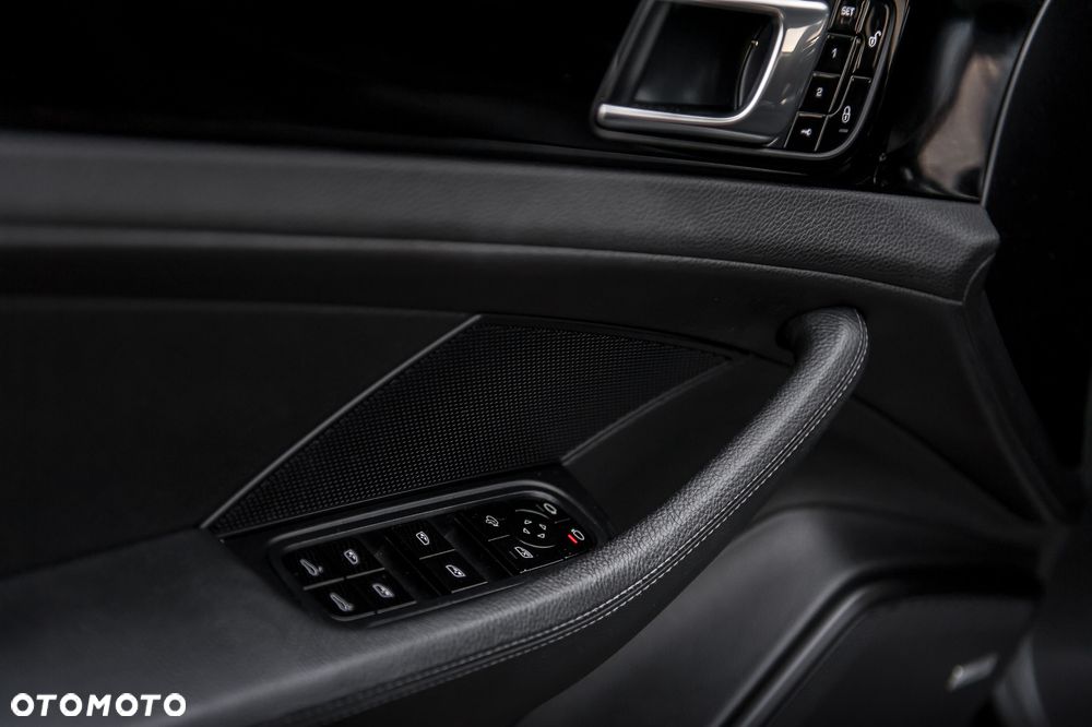 Porsche Panamera 4 GPF Executive - 31