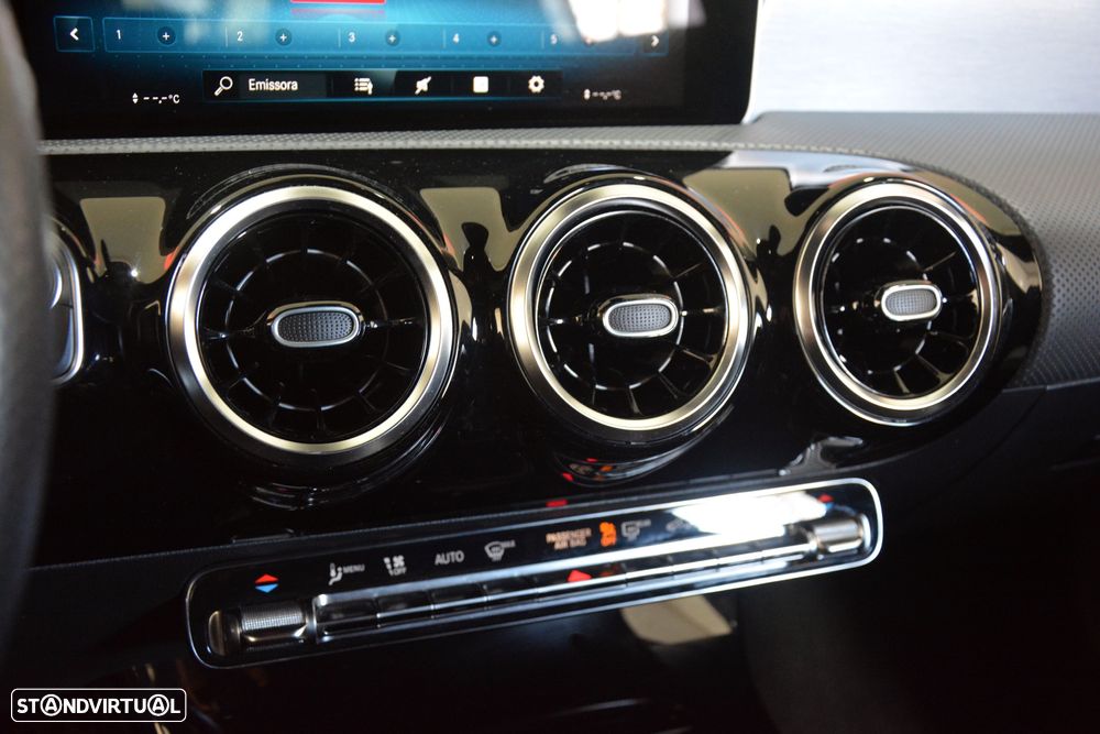 Mercedes-Benz CLA 180 d 7G-DCT AMG Line - 32