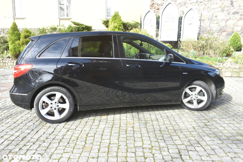 Mercedes-Benz Klasa B 180 (BlueEFFICIENCY) - 33