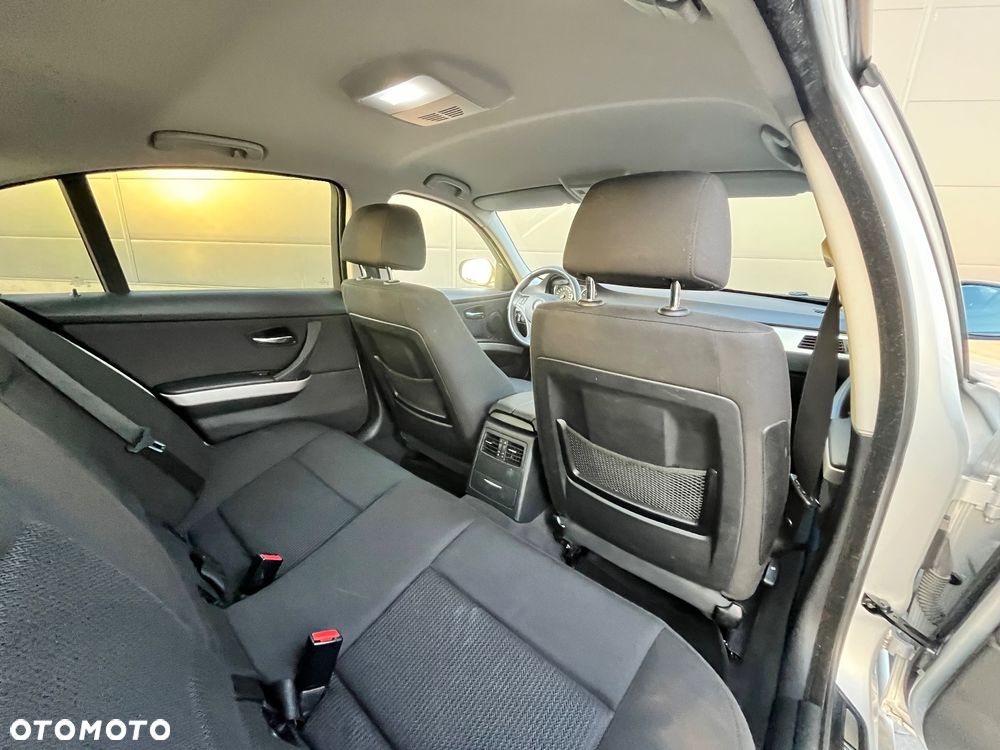 BMW Seria 3 320i Edition Lifestyle - 14