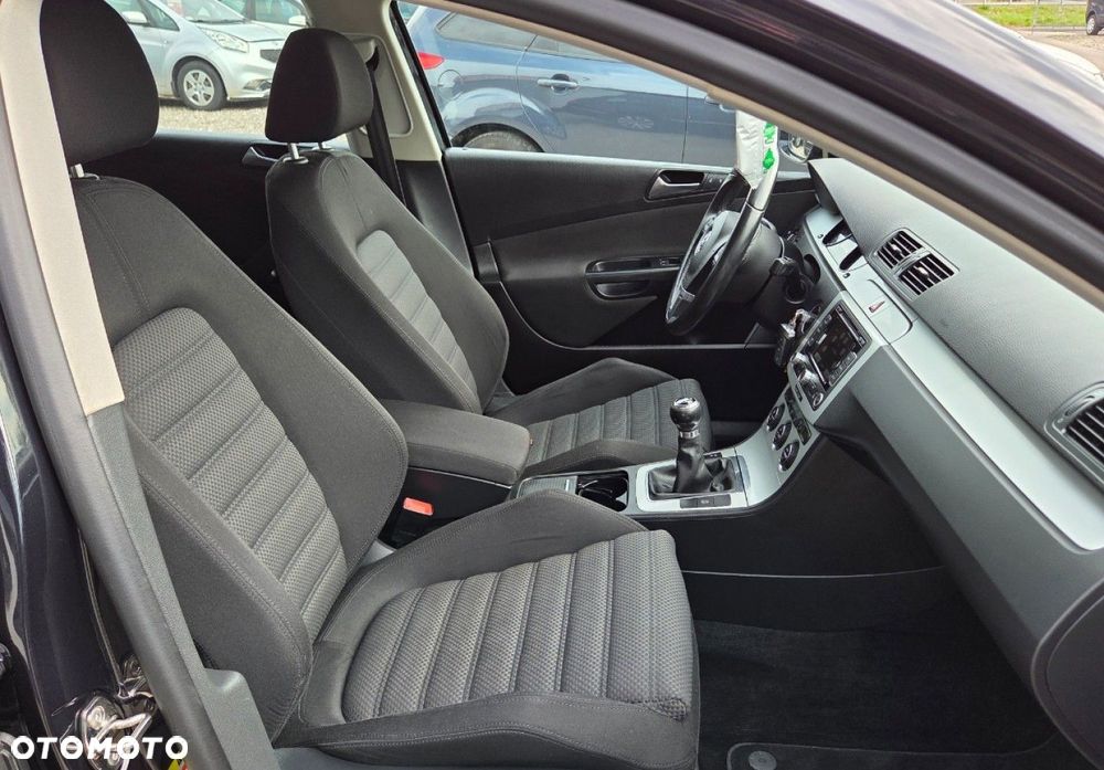 Volkswagen Passat - 24