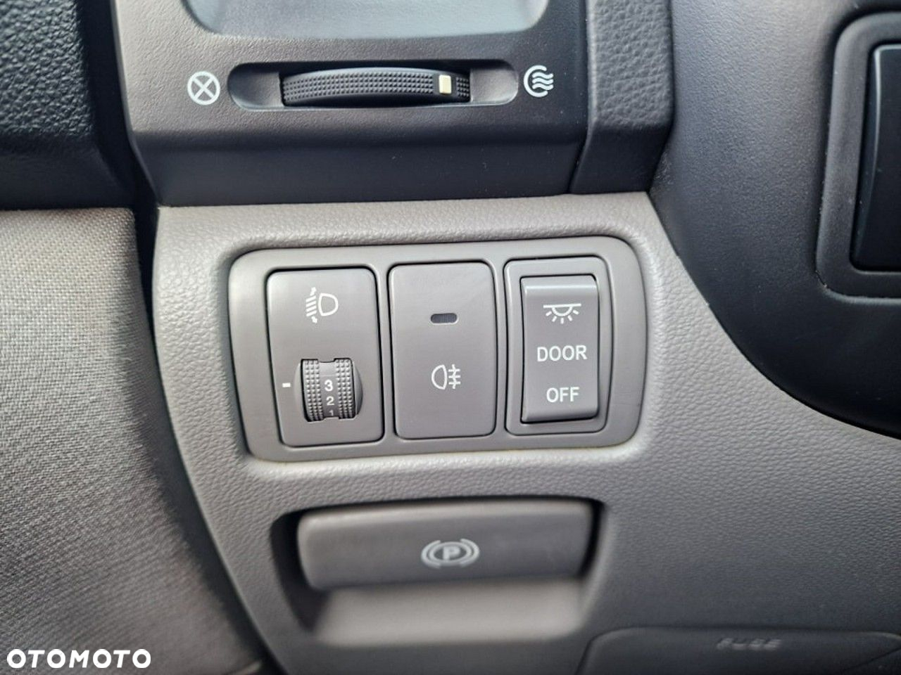Kia Carnival 2.9 CRDi EX - 11