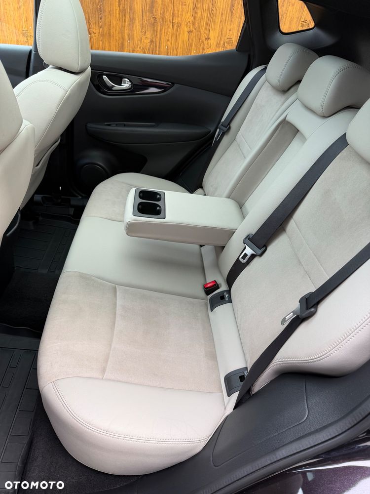 Nissan Qashqai 1.6 dCi 4x4 Tekna S&S - 16