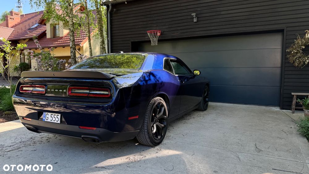 Dodge Challenger - 10