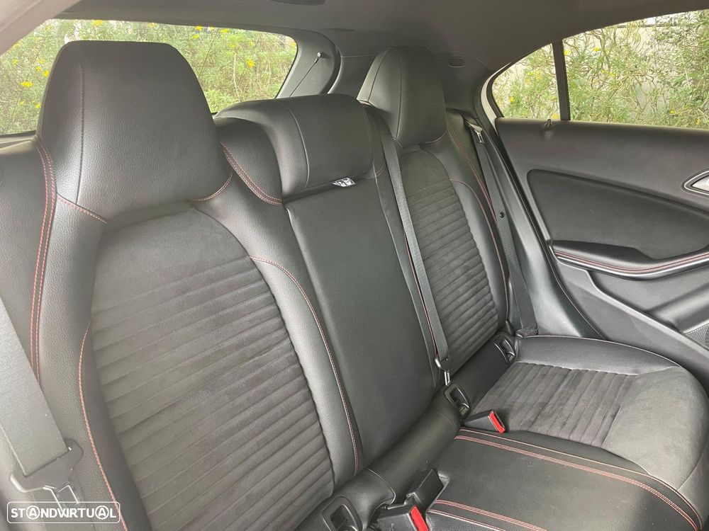 Mercedes-Benz A 200 AMG Line - 10