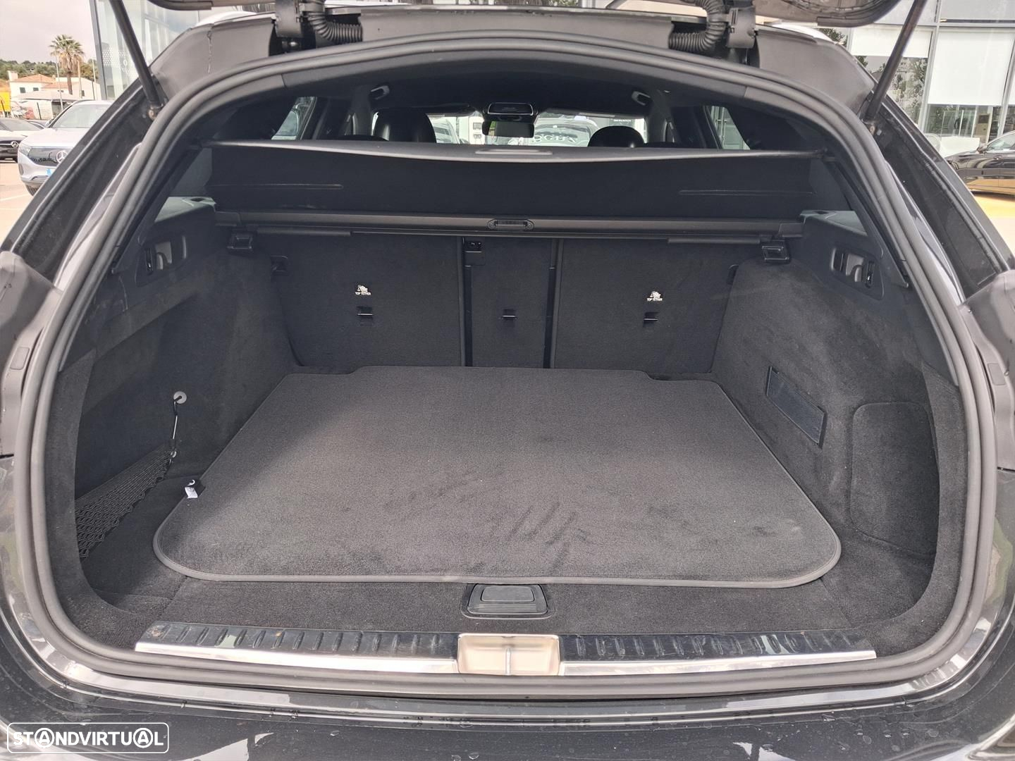 Mercedes-Benz E 220 d Avantgarde - 12