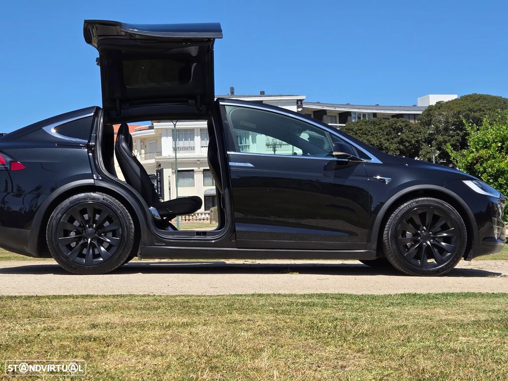 Tesla Model X 100D - 6