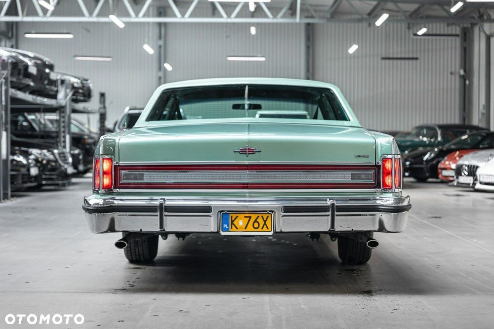 Lincoln Continental - 11