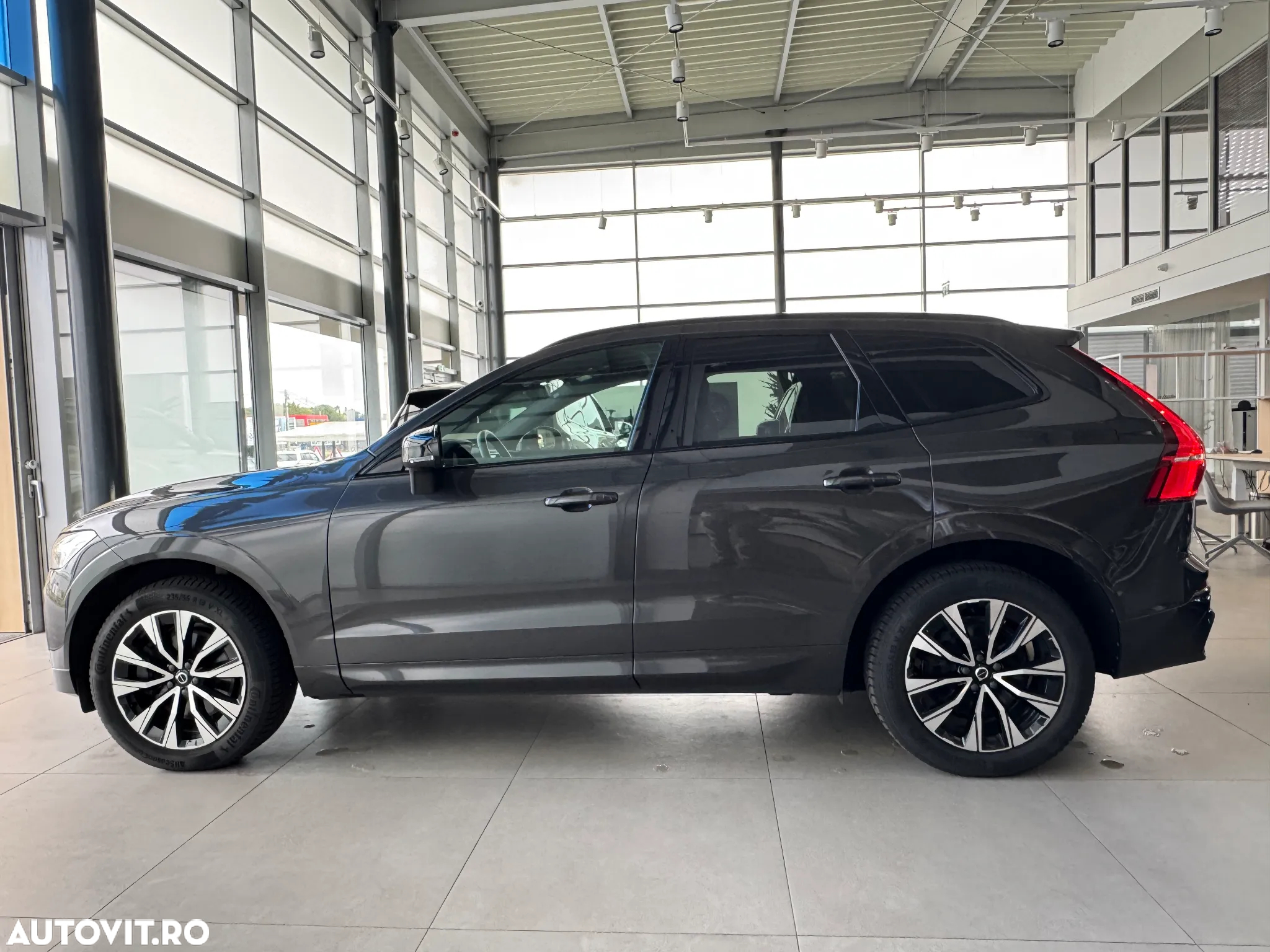 Volvo XC 60 B4 MHEV AT8 AWD R-Design - 8