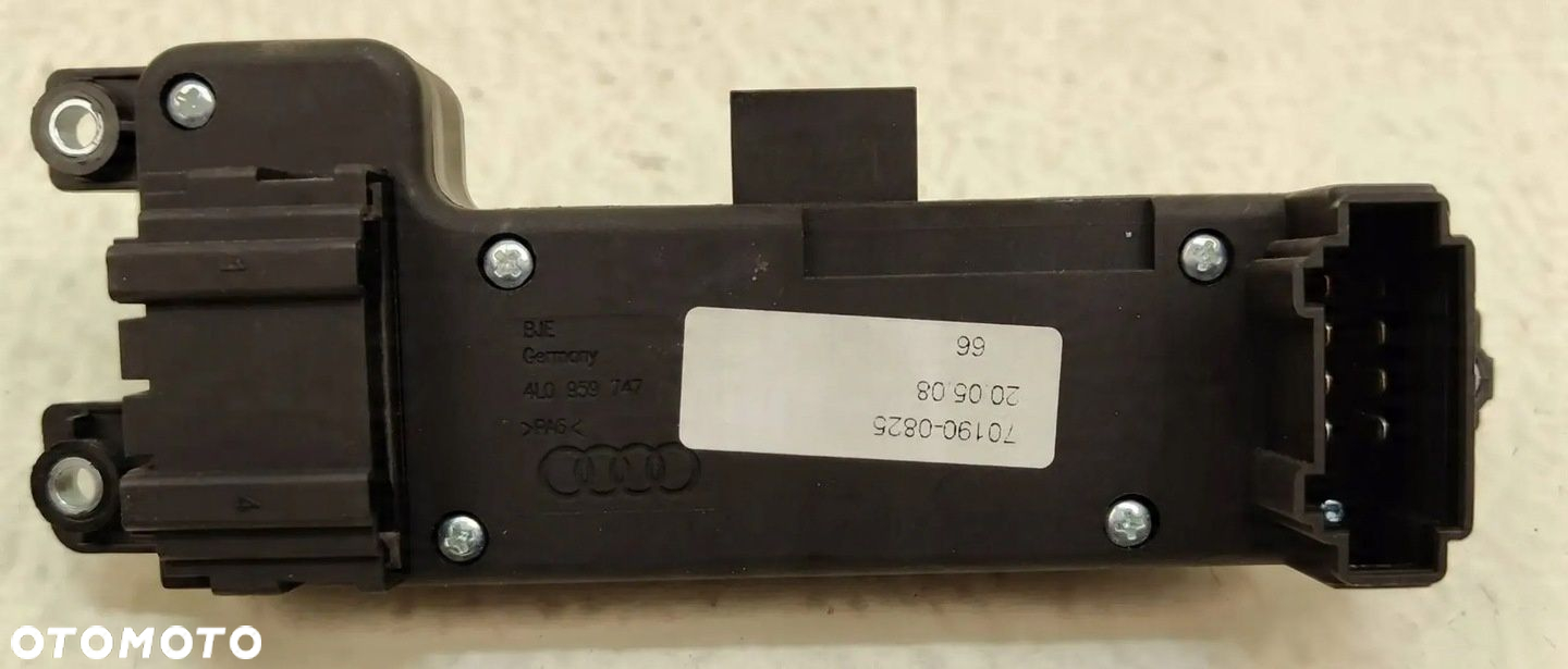 AUDI Q7 4L PANEL PRZEŁĄCZNIK STEROWANIA FOTELA LEWEGO PRZEDNIEGO 4L0959747 - 4