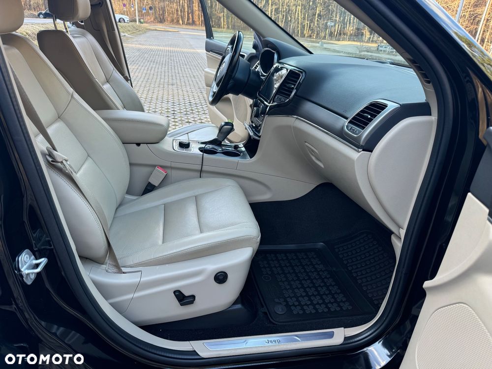 Jeep Grand Cherokee - 17