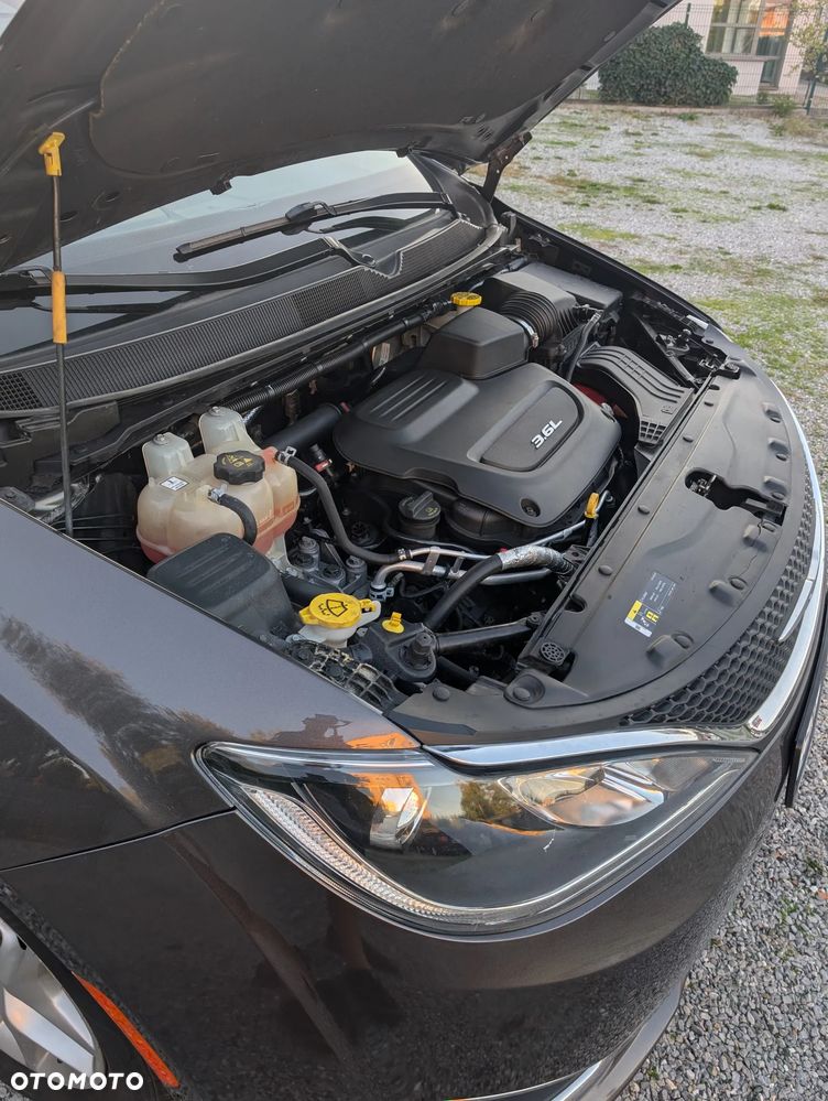 Chrysler Pacifica - 3
