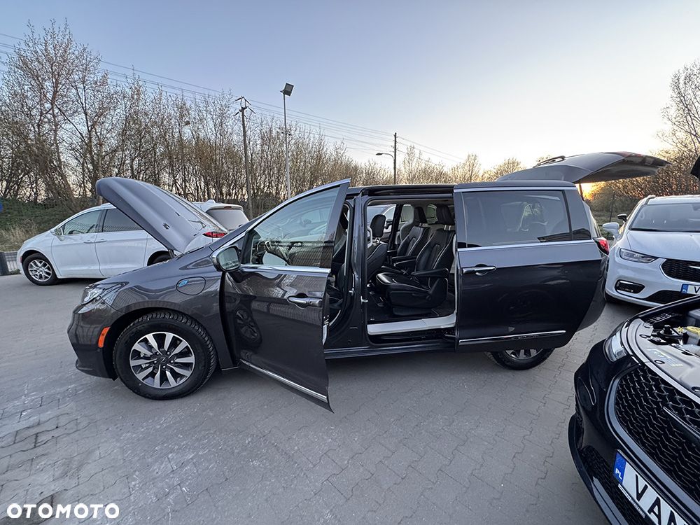 Chrysler Pacifica - 8