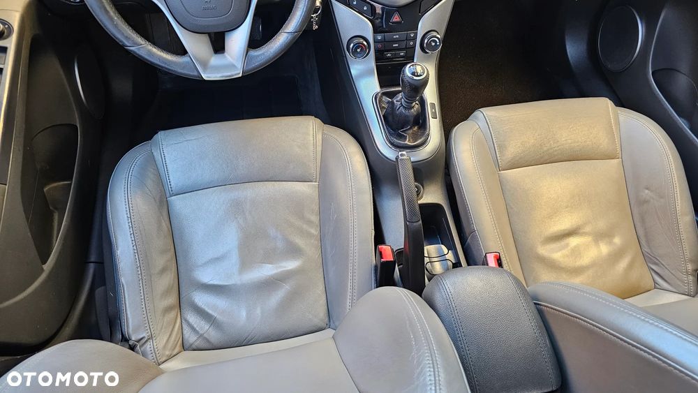 Chevrolet Cruze 1.8 LT+ - 27