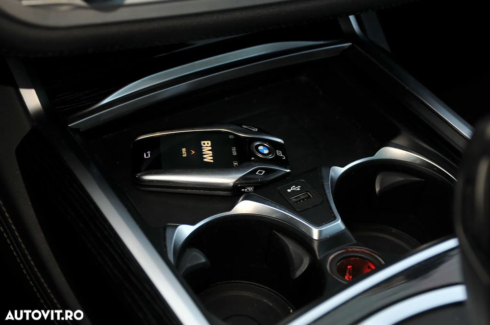 BMW Seria 7 750i xDrive - 17