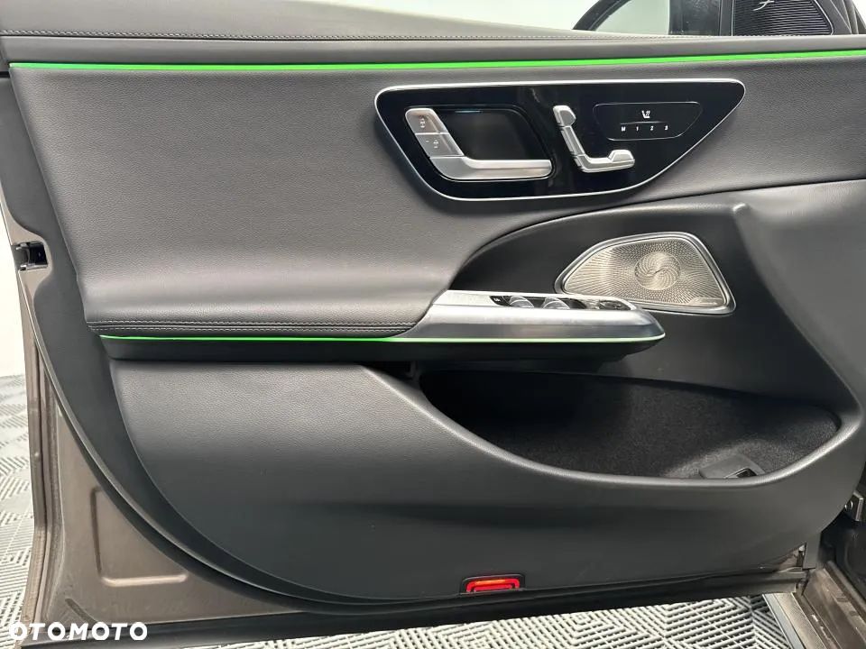 Mercedes-Benz Klasa E 300 de PHEV 4-Matic AMG 9G-Tronic - 10