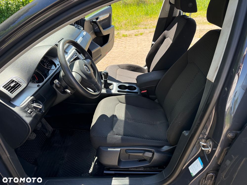 Volkswagen Passat 2.0 TDI BlueMotion Technology Comfortline - 12