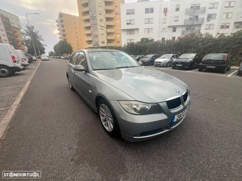 BMW 320 d Auto - 2