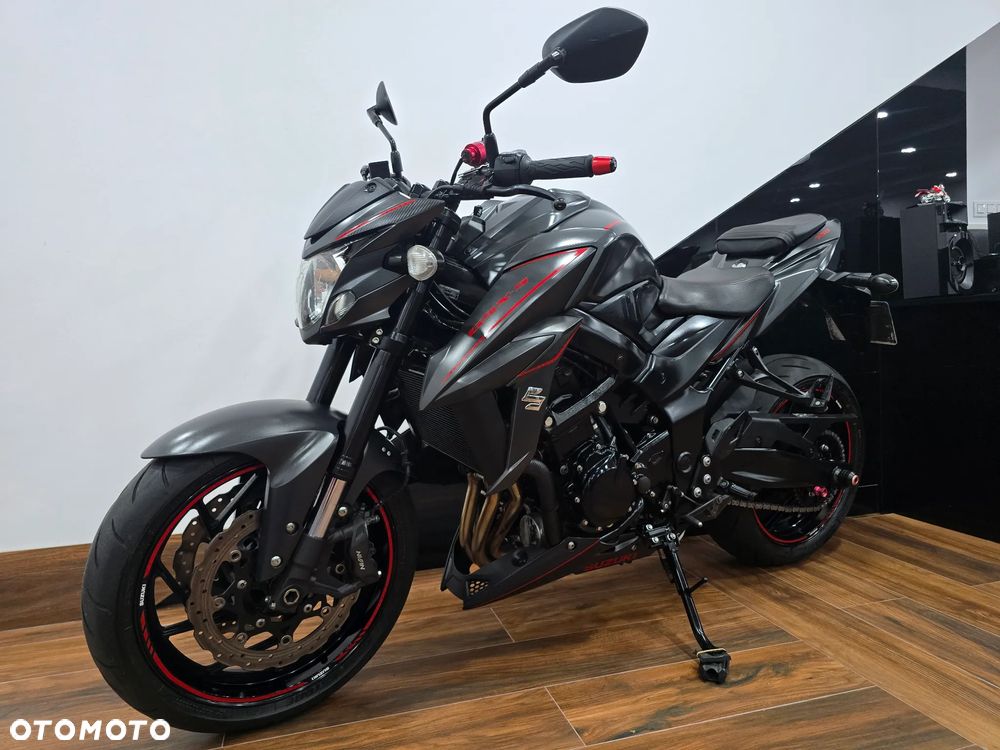Suzuki GSX - 5
