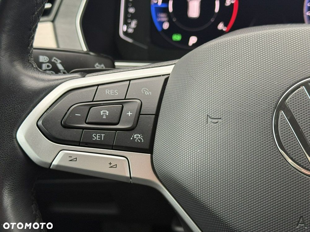 Volkswagen Passat - 16