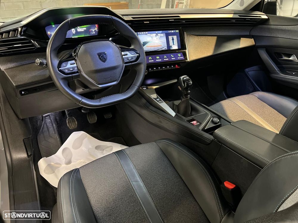 Peugeot 308 1.2 PureTech Allure - 33