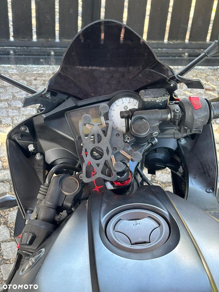 Yamaha YZF - 4