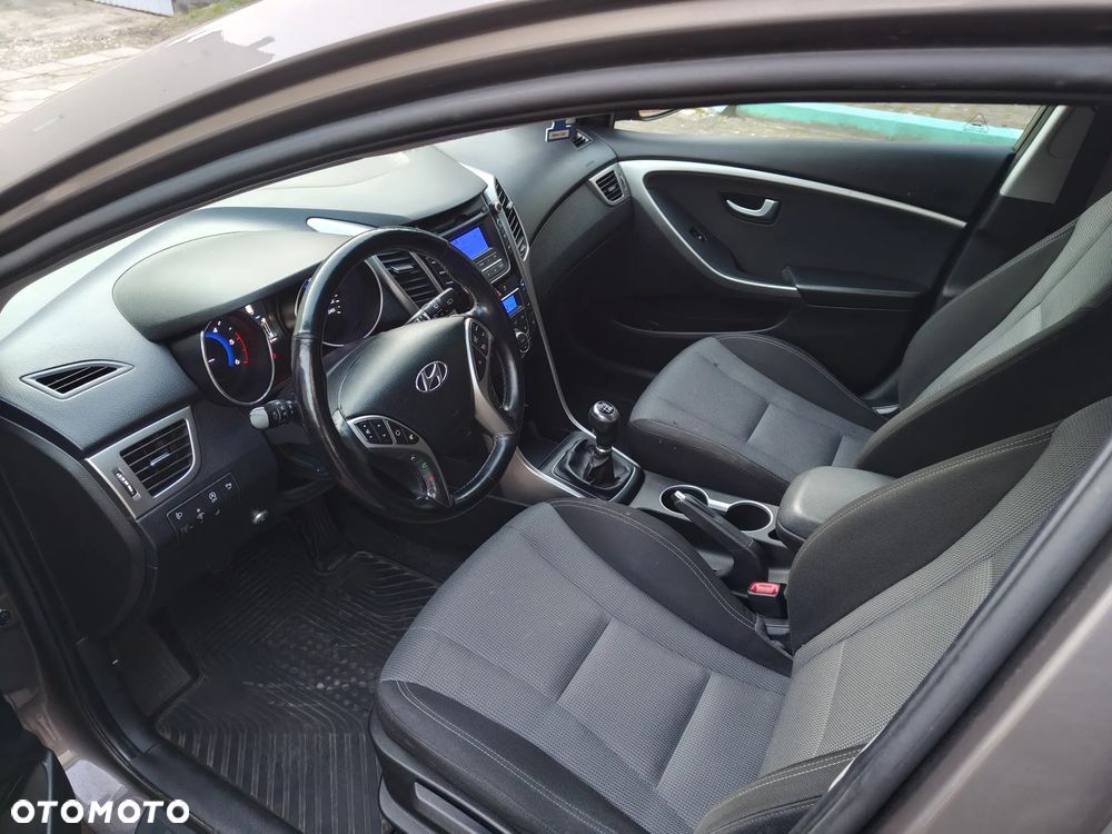 Hyundai i30 blue 1.6 CRDi Trend - 9