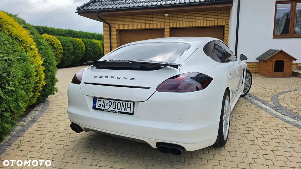 Porsche Panamera - 18
