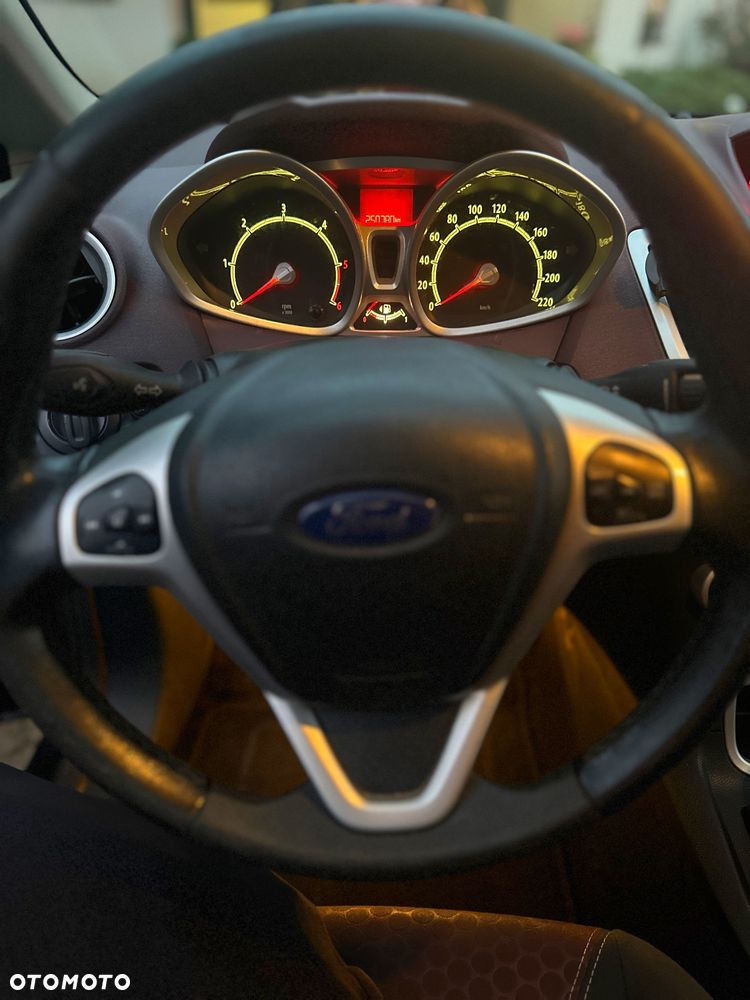 Ford Fiesta 1.6 TDCi Titanium - 8