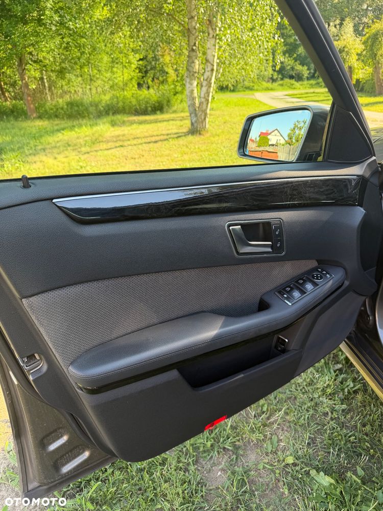 Mercedes-Benz Klasa E 300 CDI DPF BlueEFFICIENCY 7G-TRONIC Avantgarde - 20