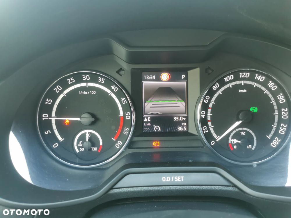 Skoda Octavia 2.0 TDI DSG RS - 25