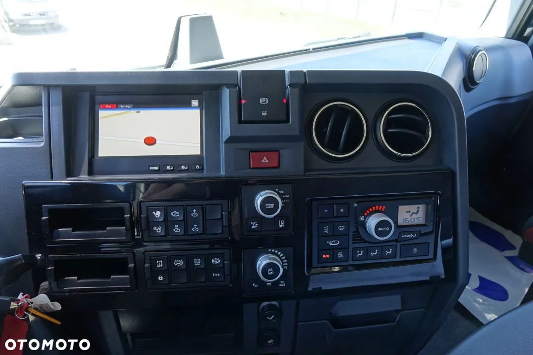 Renault GAMA T520 COMFORT / HIGH EDITION / STANDARD / AUTOMAT / RETARDER / EURO 6 / 2 ZBIORNIKI / LODÓWKA / NAVI - 33