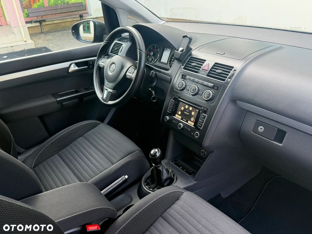 Volkswagen Touran - 34