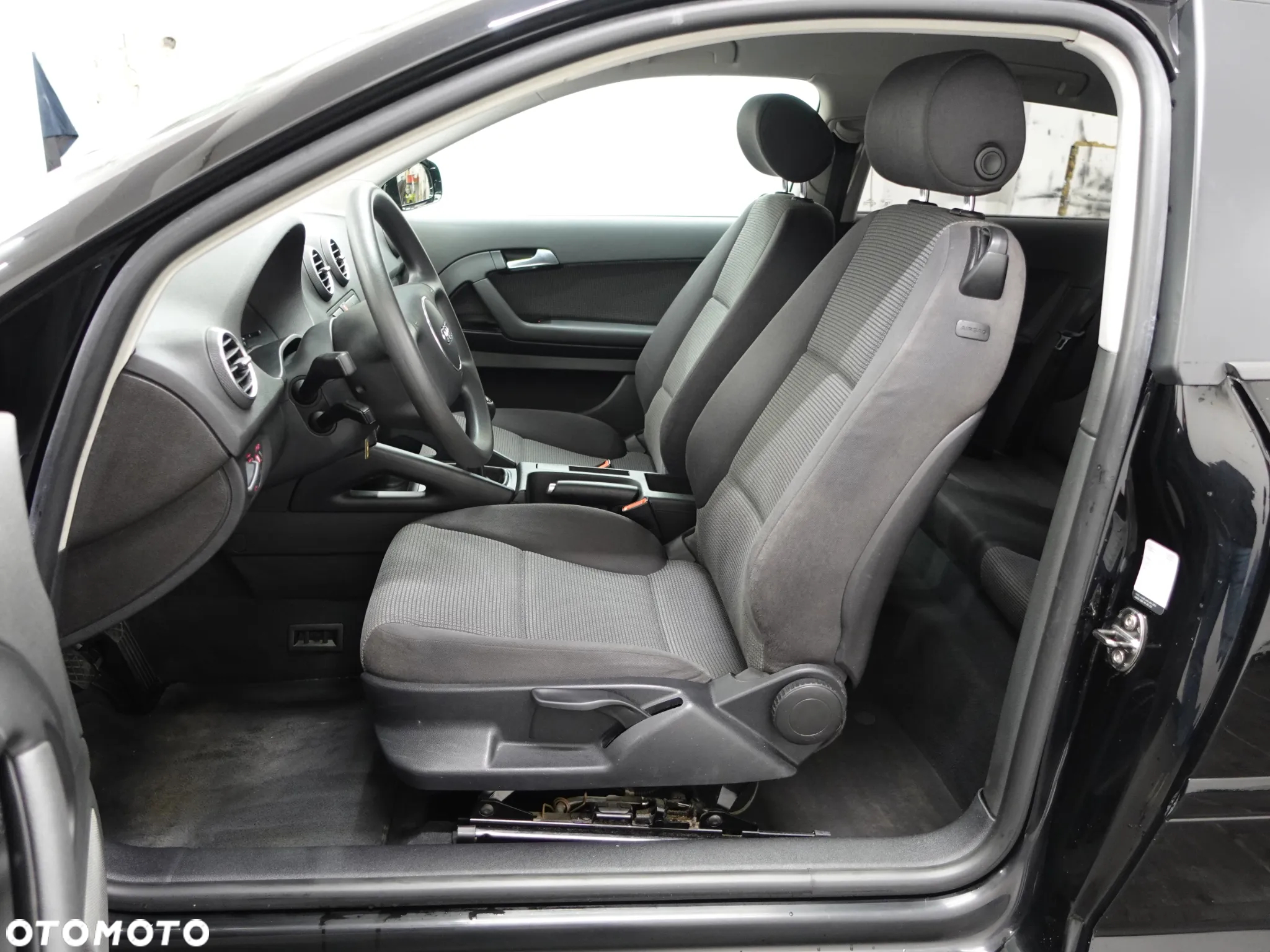Audi A3 1.6 Ambiente - 22