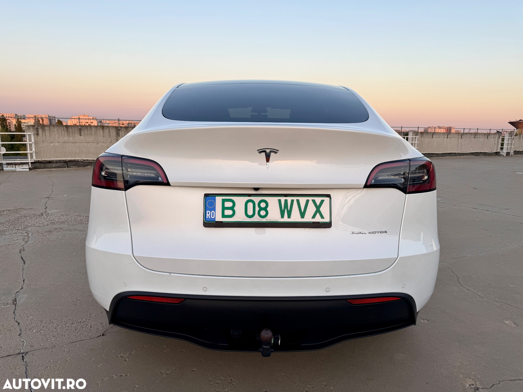 Tesla Model Y Long Range Dual Motor AWD - 12