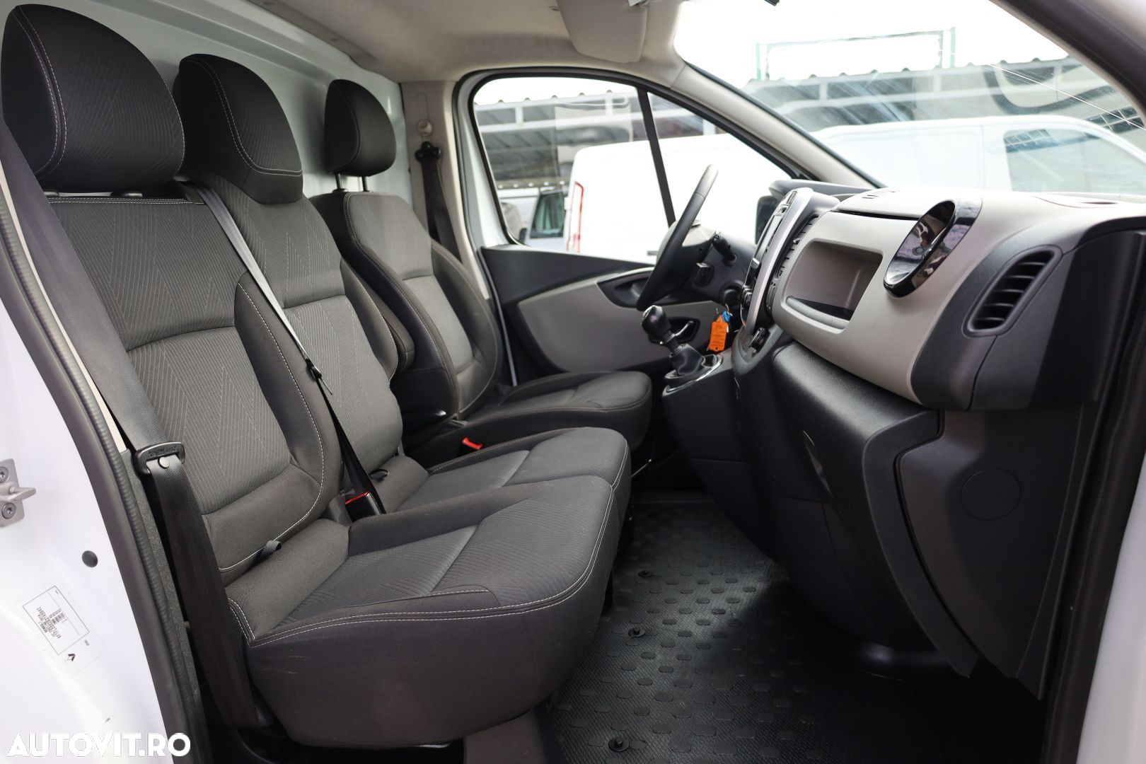 Renault Trafic - 14