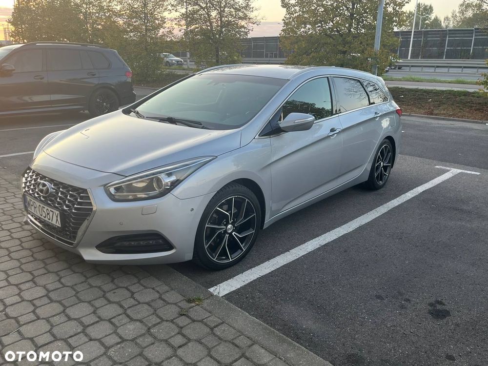 Hyundai i40 1.6 CRDi Premium DCT - 1