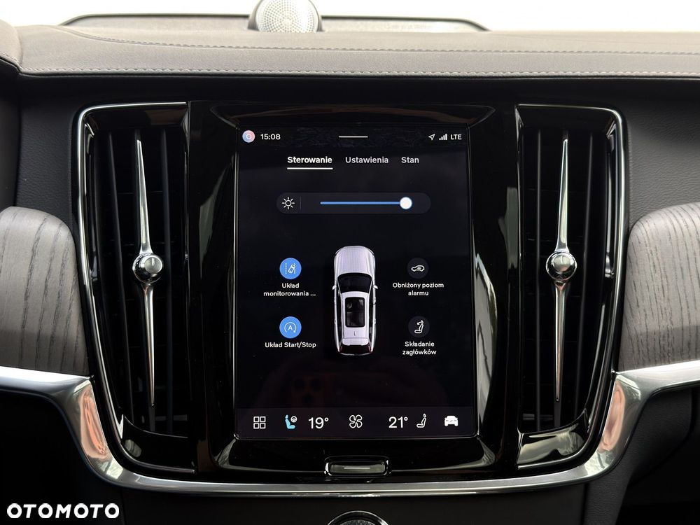 Volvo V90 Cross Country - 33