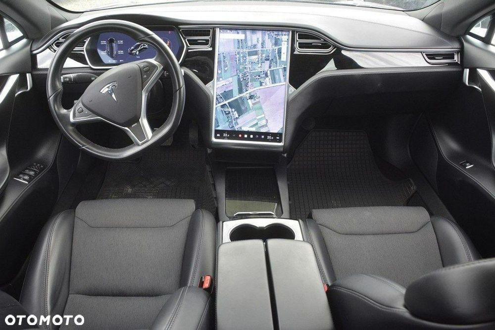 Tesla Model S - 18