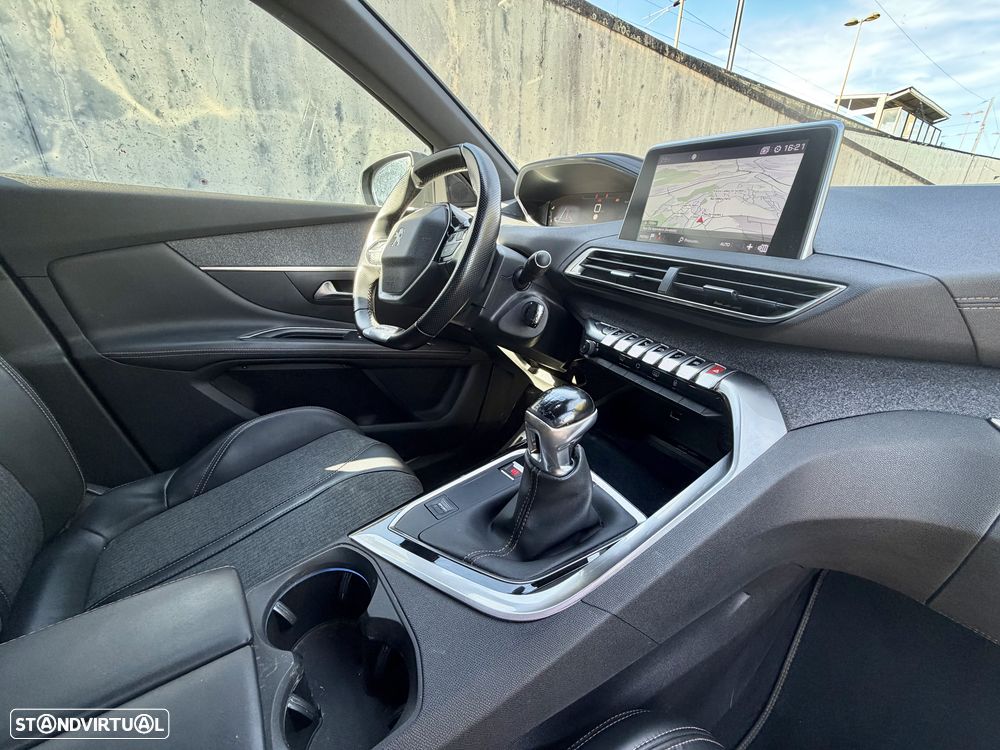 Peugeot 3008 - 16